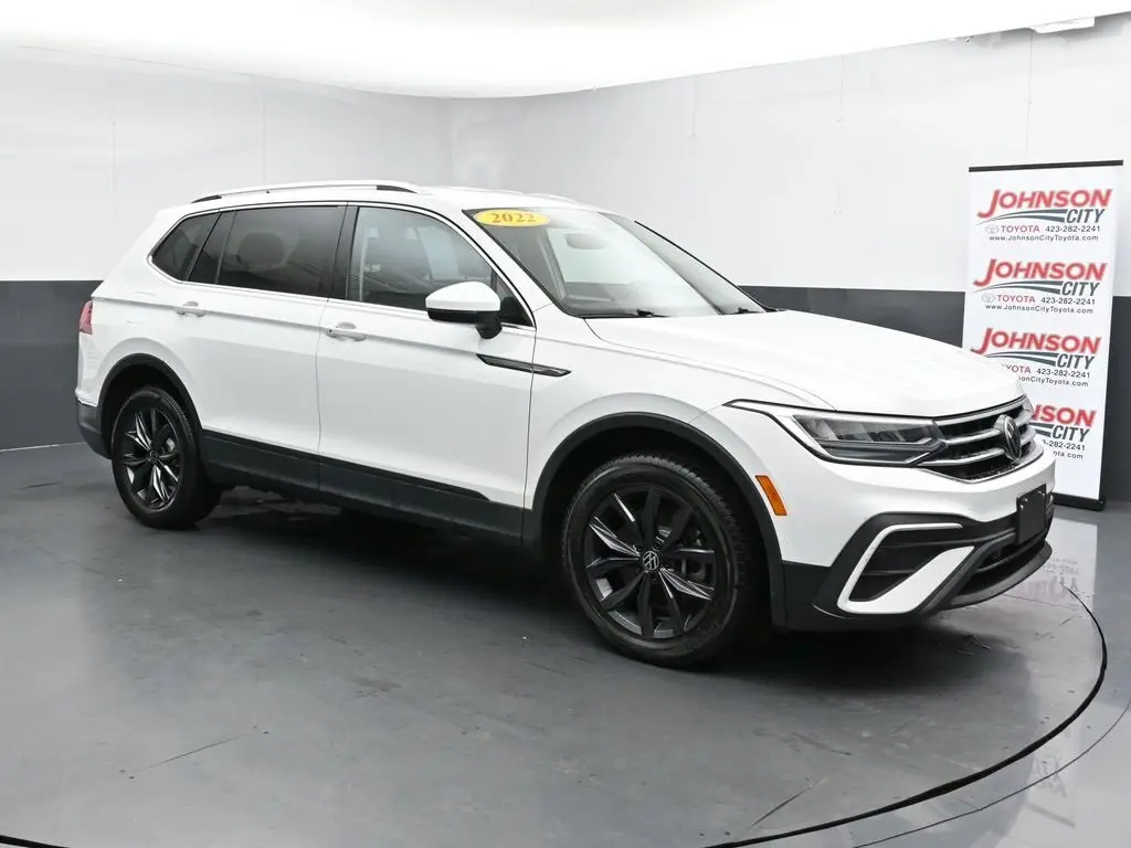 2022 Volkswagen Tiguan SE photo 2