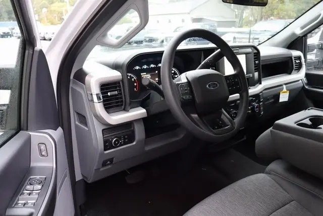 2026 Ford F-350 photo 4