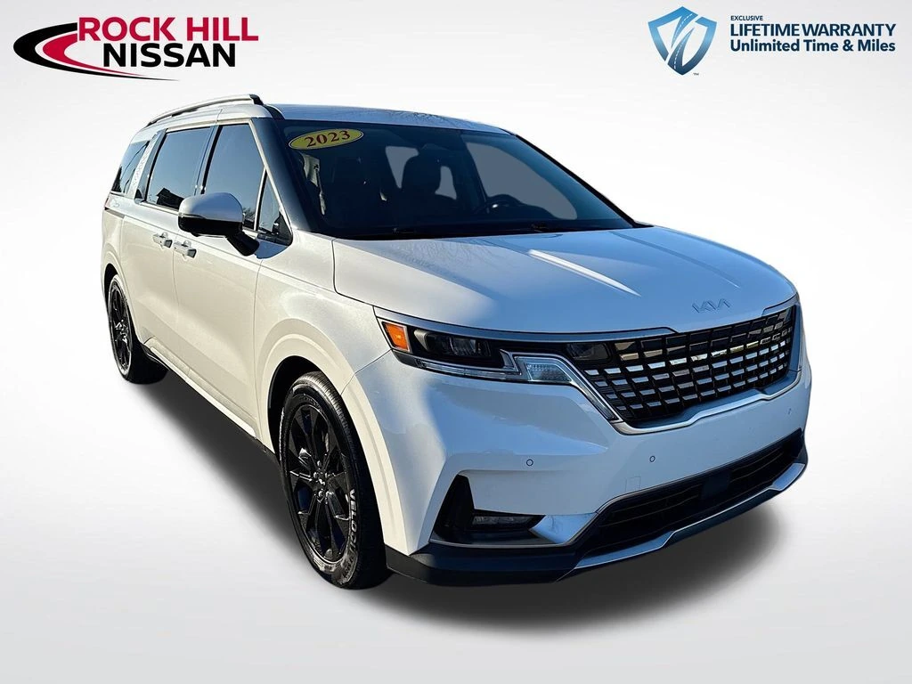 2023 Kia Carnival SX's photo