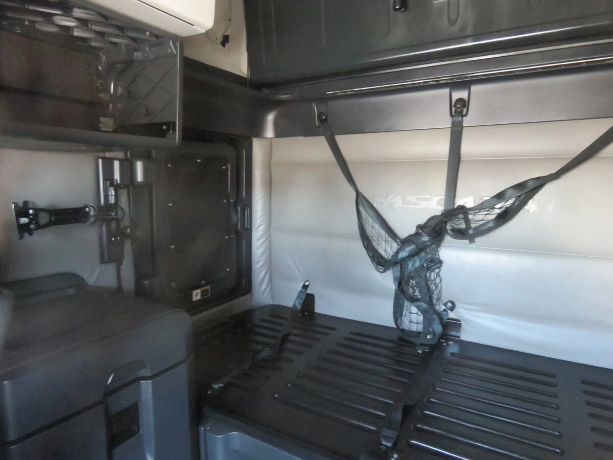 2022 Freightliner Cascadia - image 16