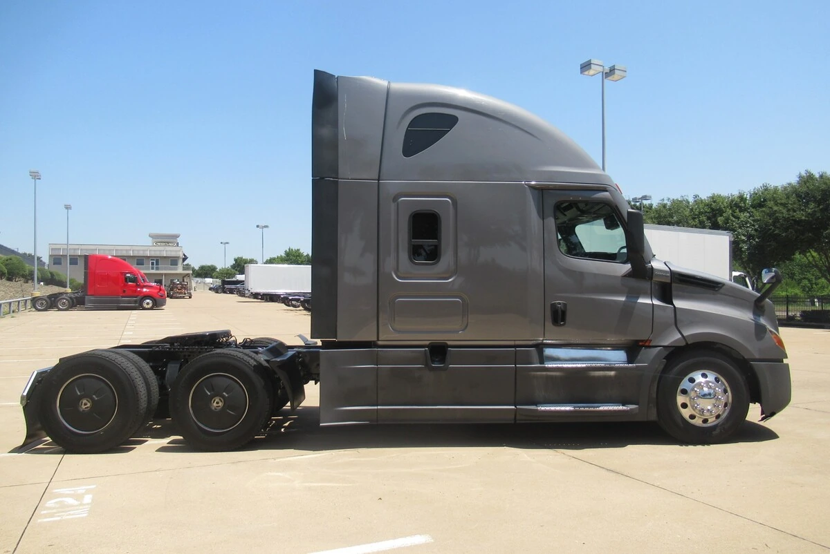 2022 Freightliner Cascadia — photo 5