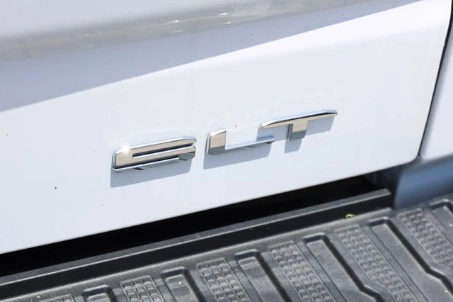 2026 GMC Sierra 1500 SLT - Photo 9