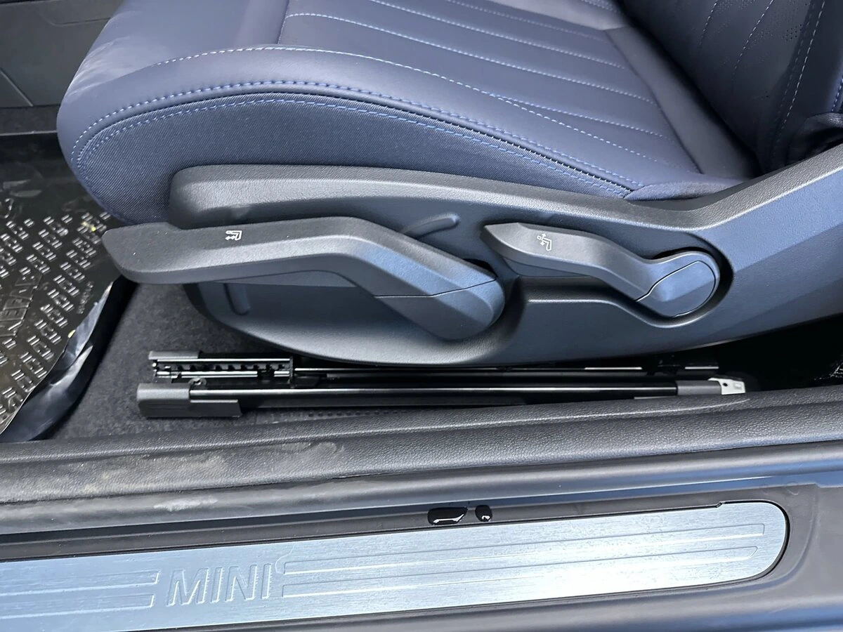2026 MINI Hardtop 2 Door - Photo 14