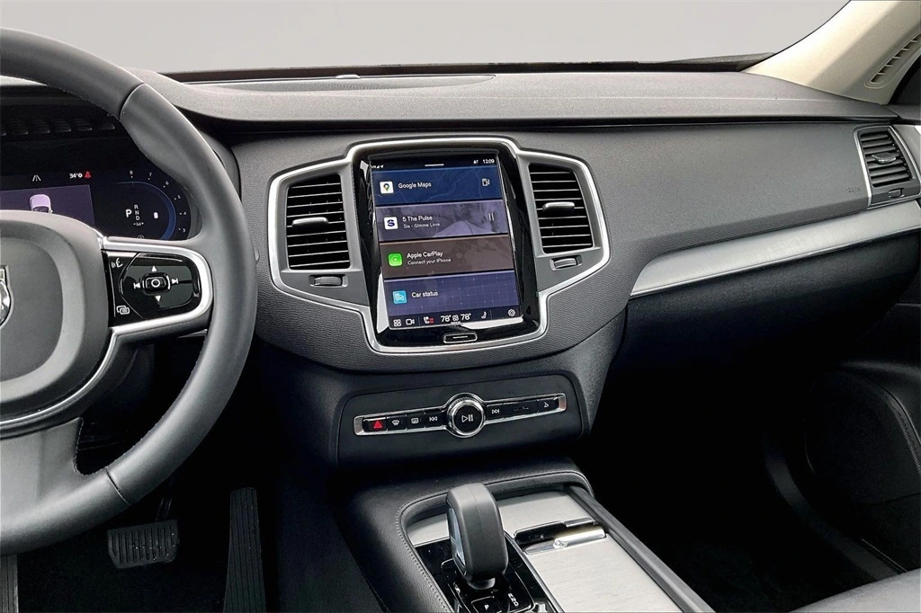 2023 Volvo - image 9