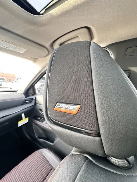 2026 Nissan Kicks SR photo 31