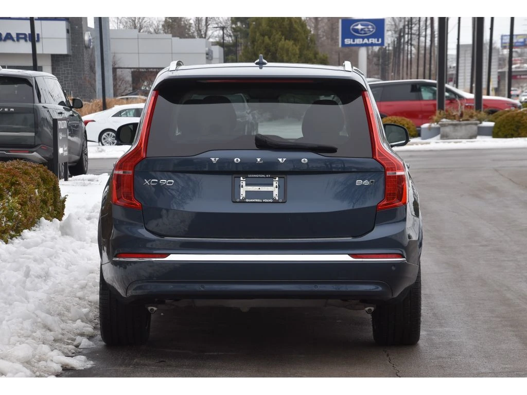 2023 Volvo - image 5