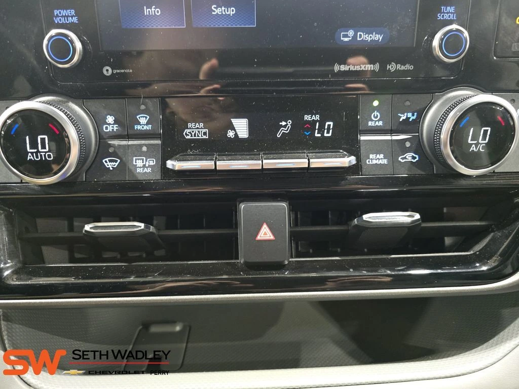 2021 Toyota Highlander XLE - Photo 25