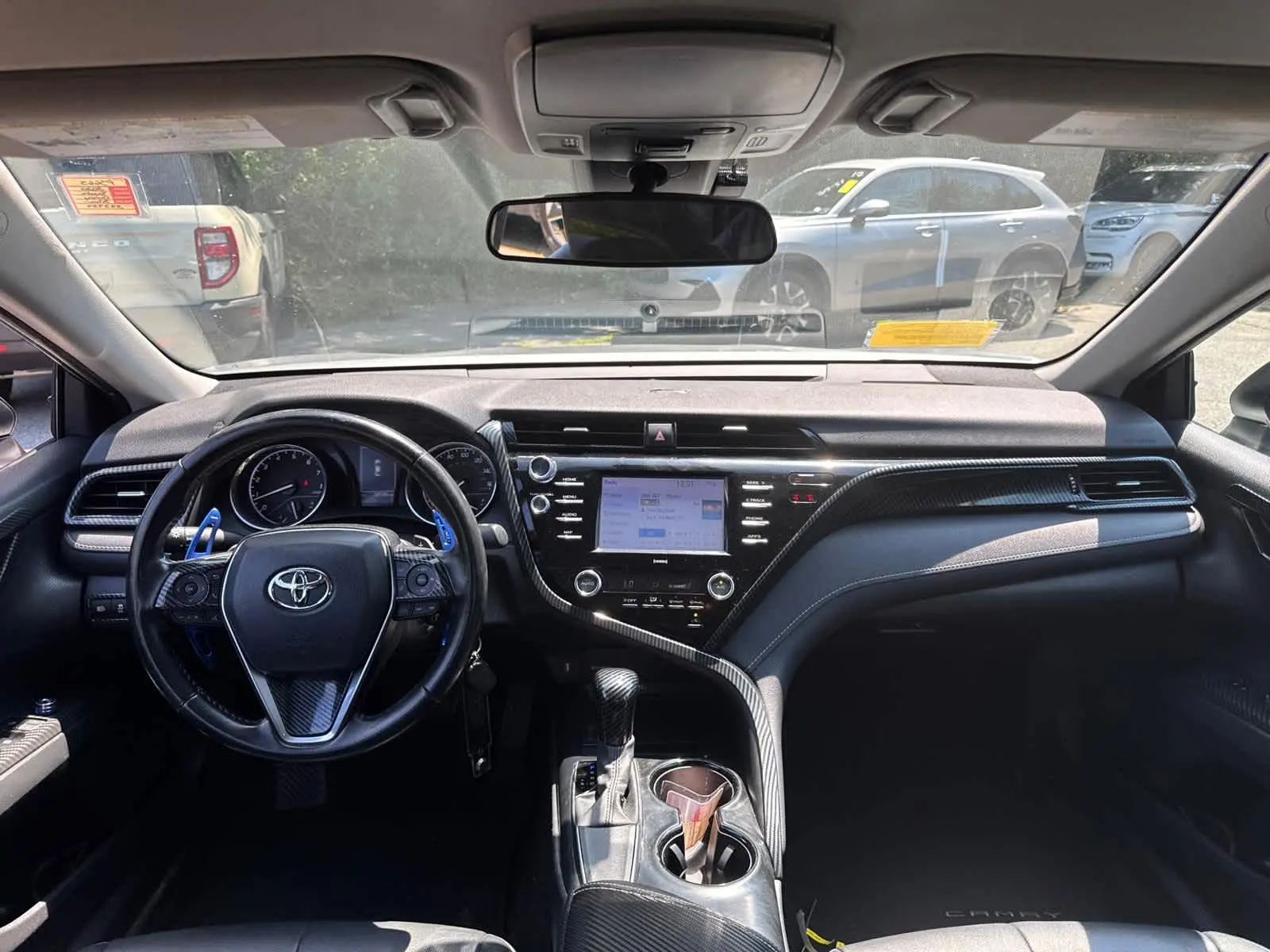 2020 Toyota Camry SE photo 30