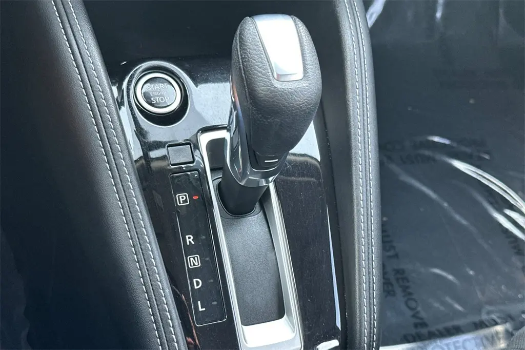 2020 Nissan Kicks SV photo 17