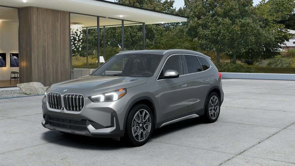 2026 BMW X1 28i's photo