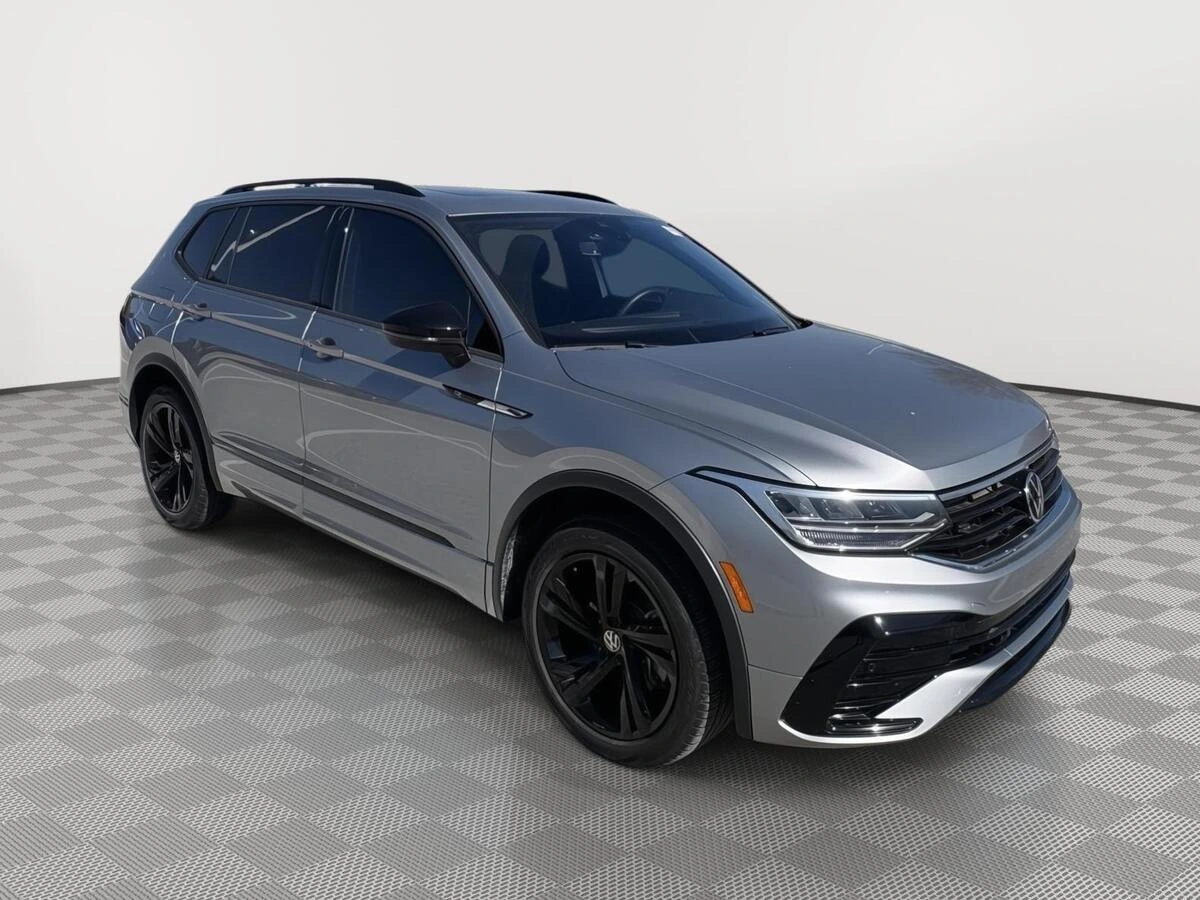 2023 Volkswagen Tiguan SE R-LINE BLACK