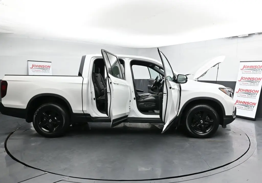 2023 Honda Ridgeline Black Edition photo 45