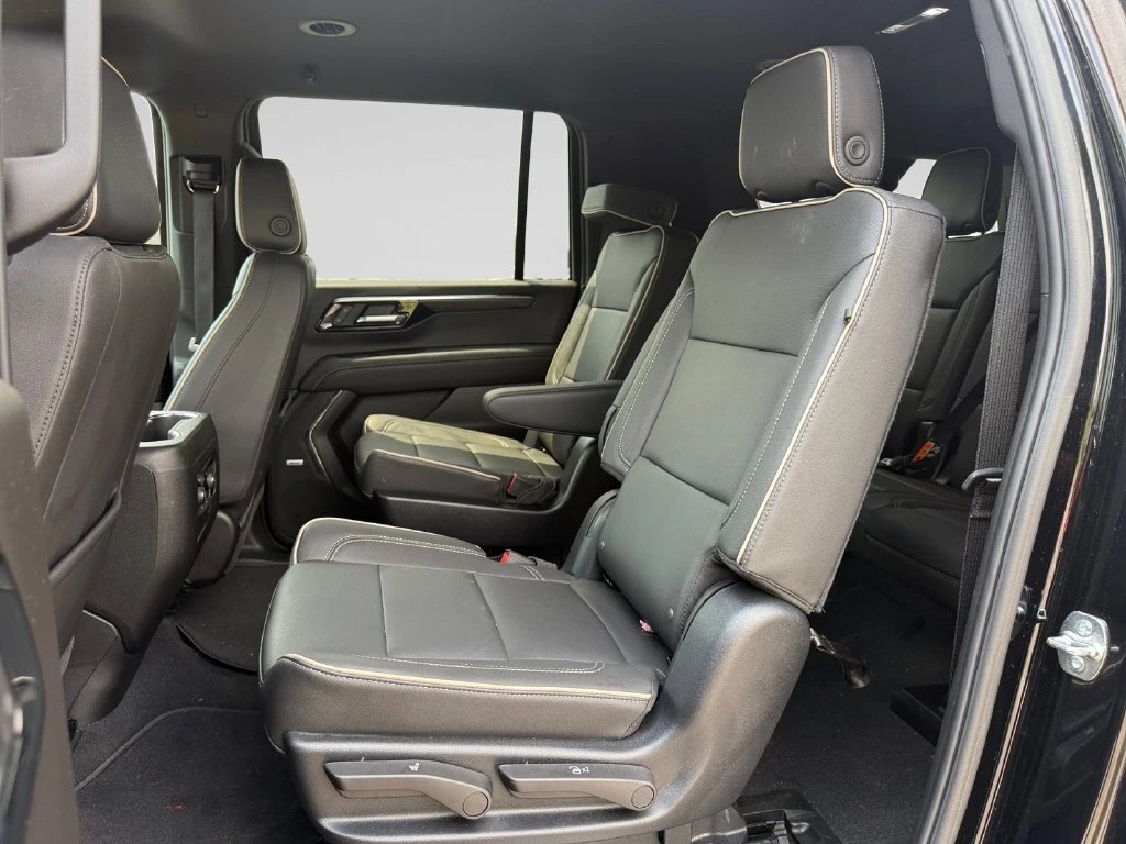 2025 Chevrolet Suburban Premier - Photo 32