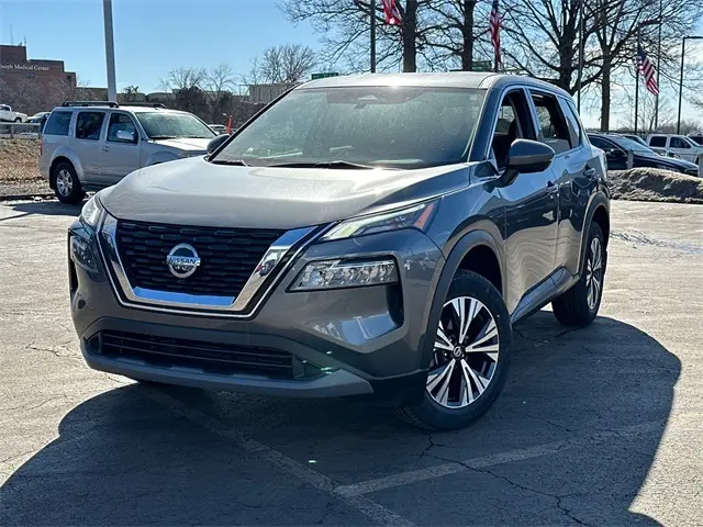 Used 2021 Nissan Rogue SV with VIN 5N1AT3BB1MC811799 for sale in Kansas City