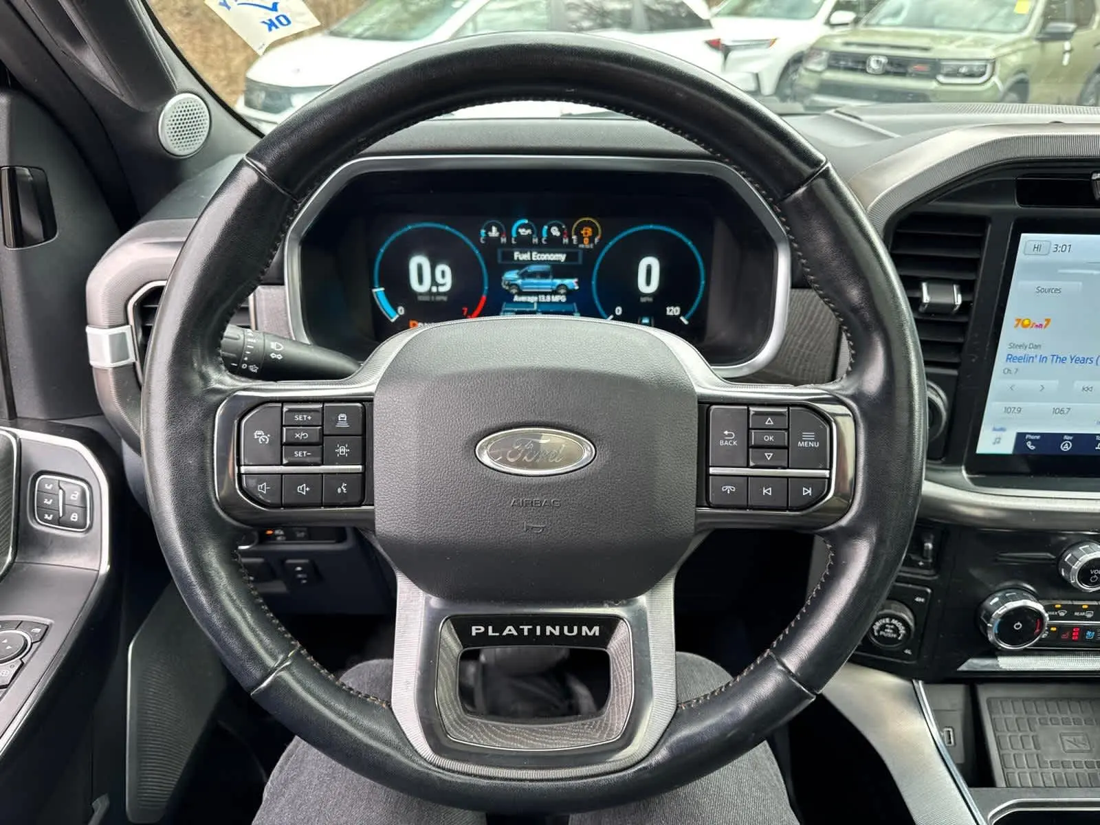 2022 Ford F-150 Platinum photo 16