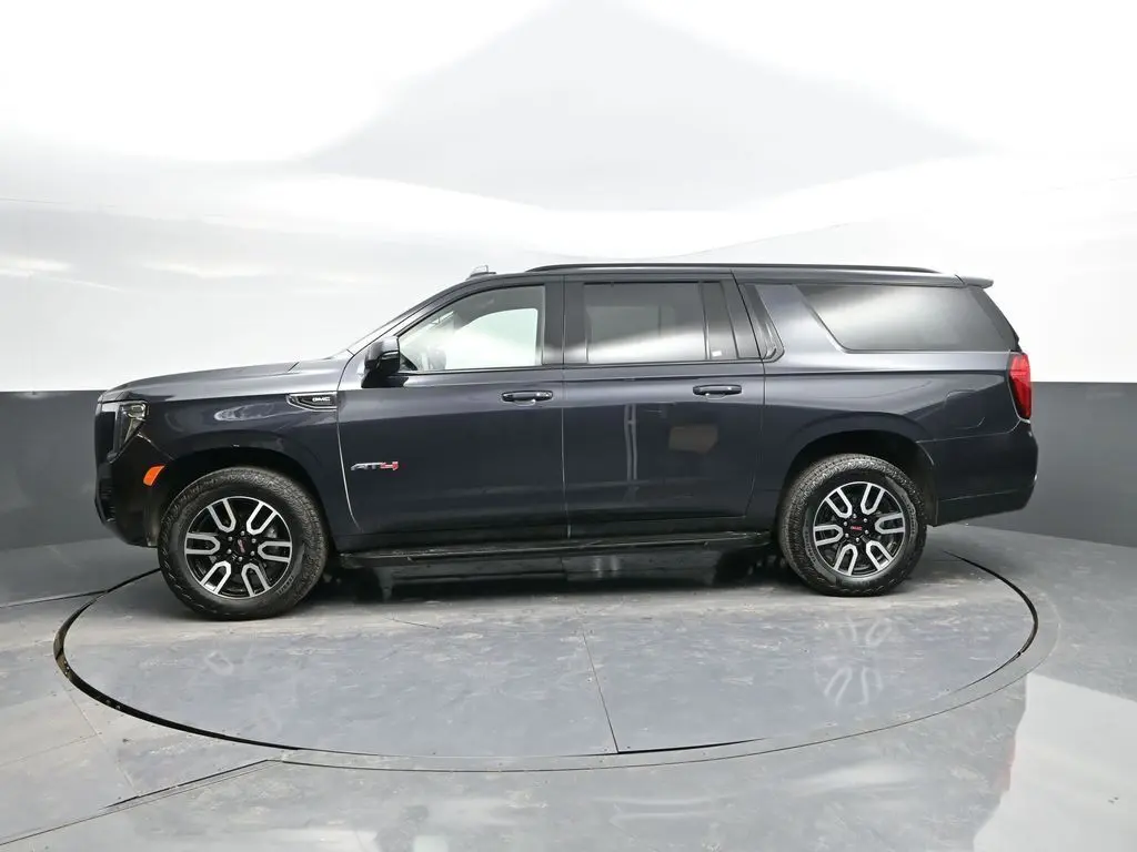 2023 Gmc Yukon XL AT4 photo 3