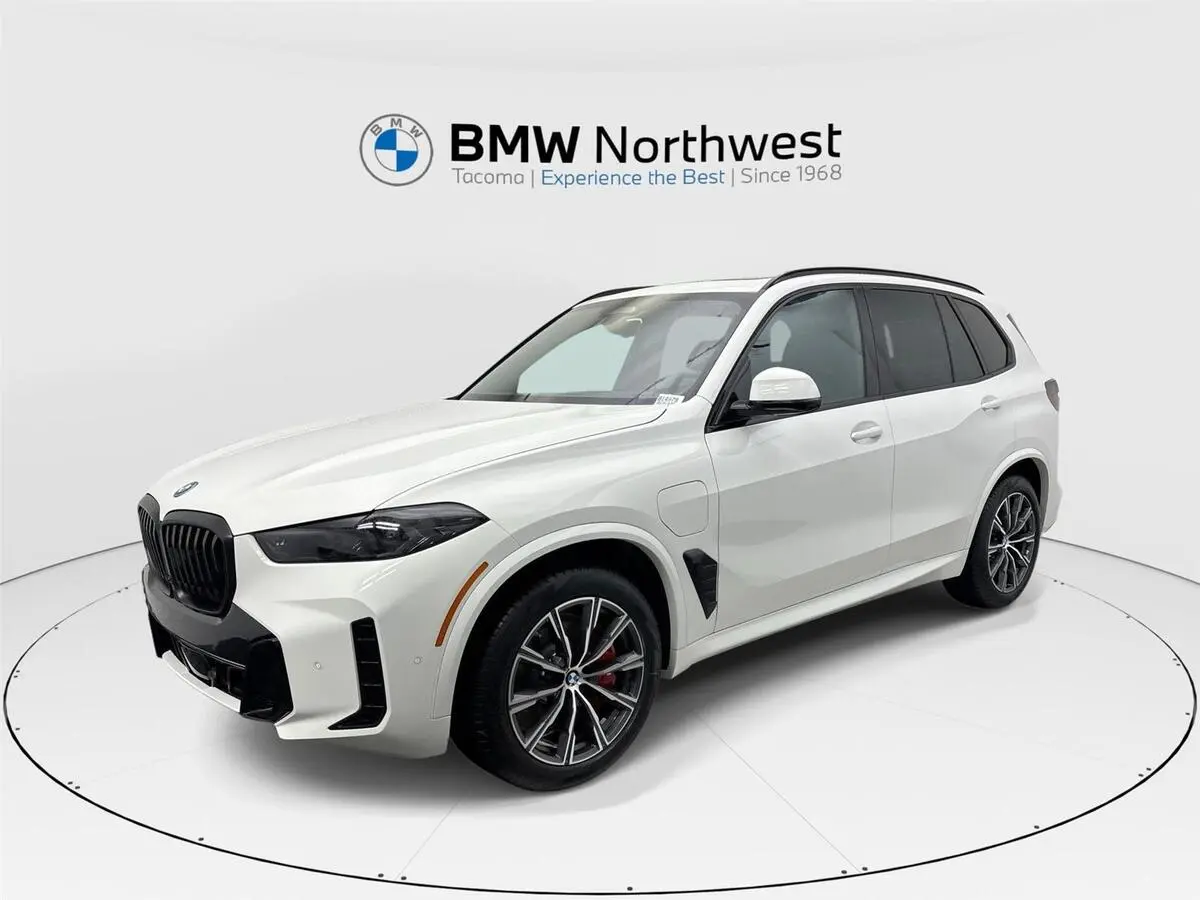 2026 BMW X5 50e's photo