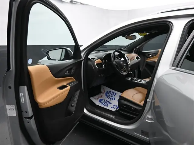 2020 Chevrolet Equinox Premier photo 13