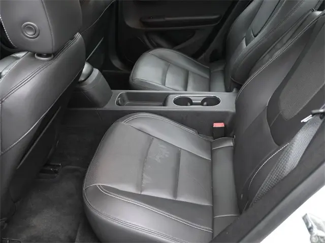 2012 Chevrolet Volt Base photo 21