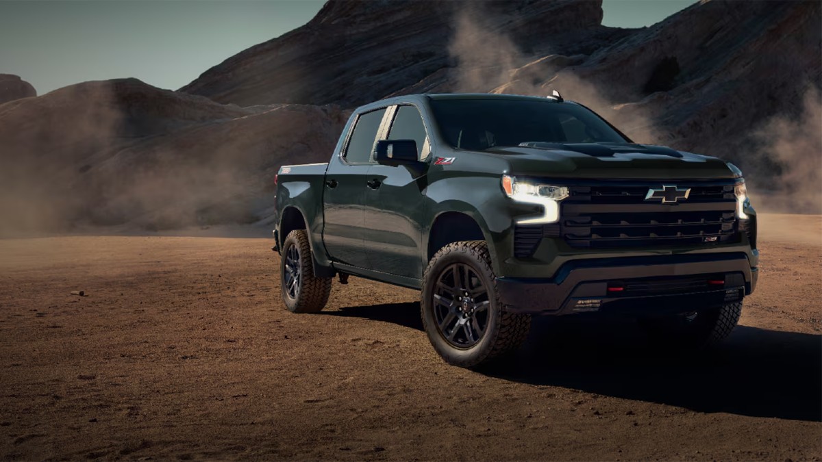 2026 Chevy Silverado 1500 Exterior Passenger Side Front Angle