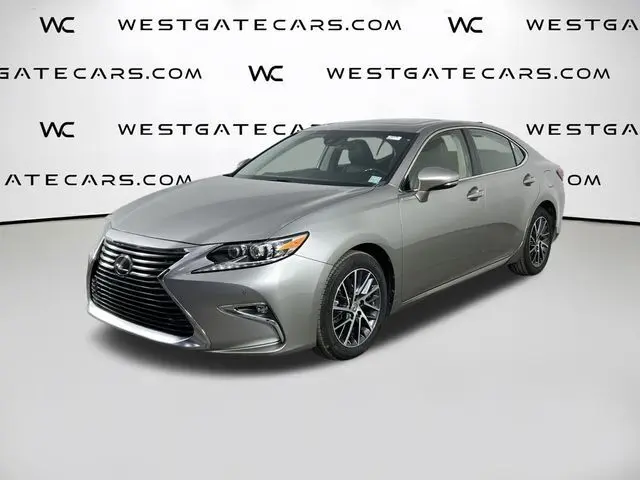 2016 Lexus ES Base's photo