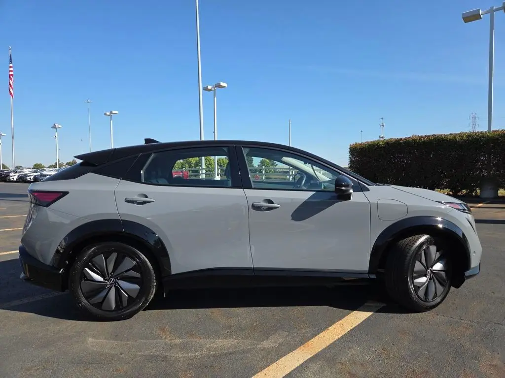2023 Nissan ARIYA Platinum e-4ORCE photo 24
