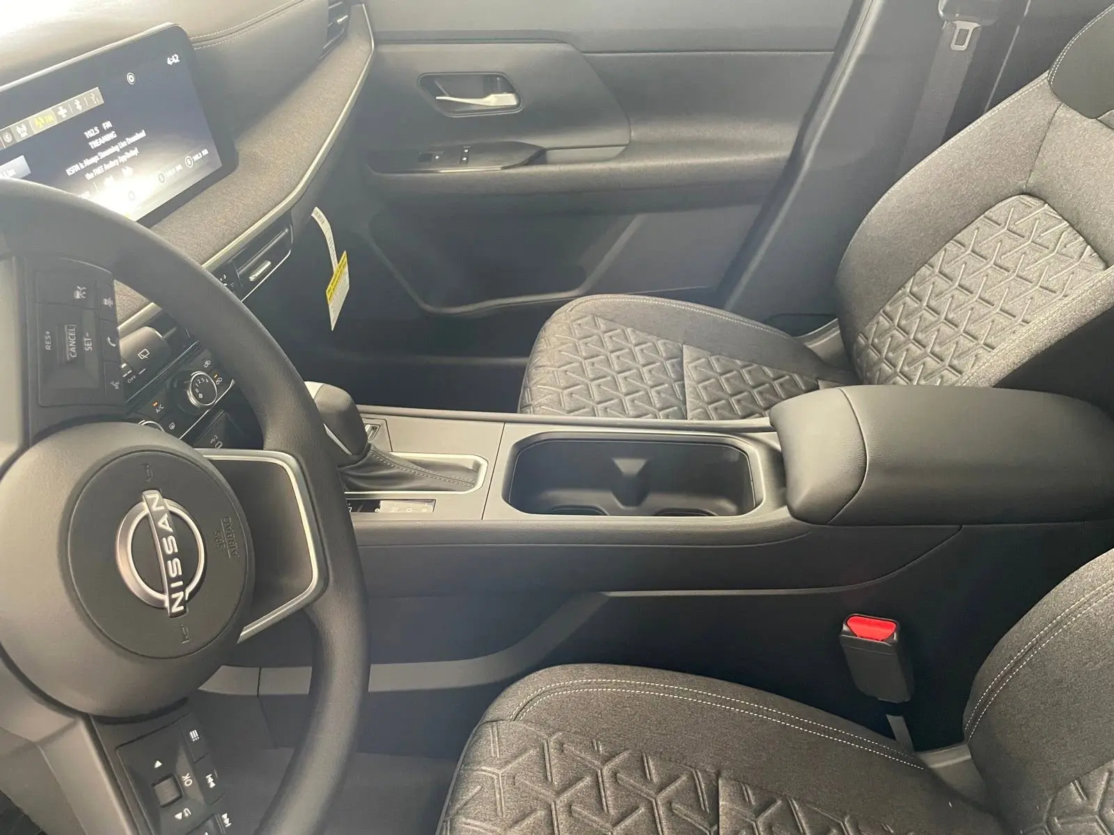 2025 Nissan Kicks SV photo 16