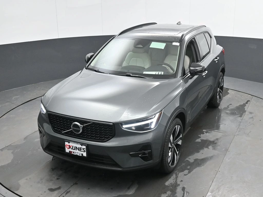 2026 Volvo - image 35