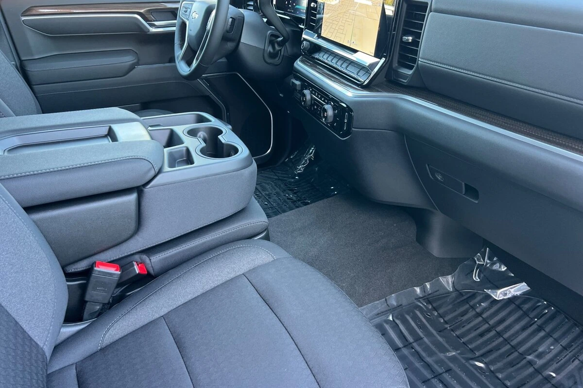 2026 Chevrolet Silverado 1500 LT - Photo 17