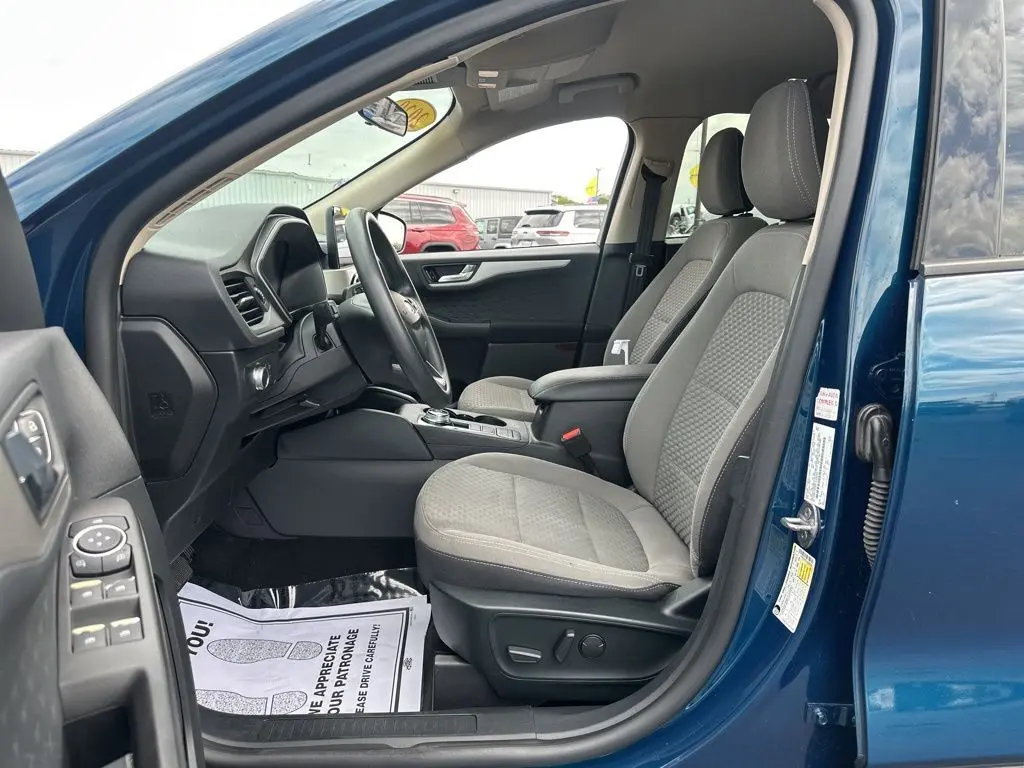 2020 Ford Escape SE photo 5