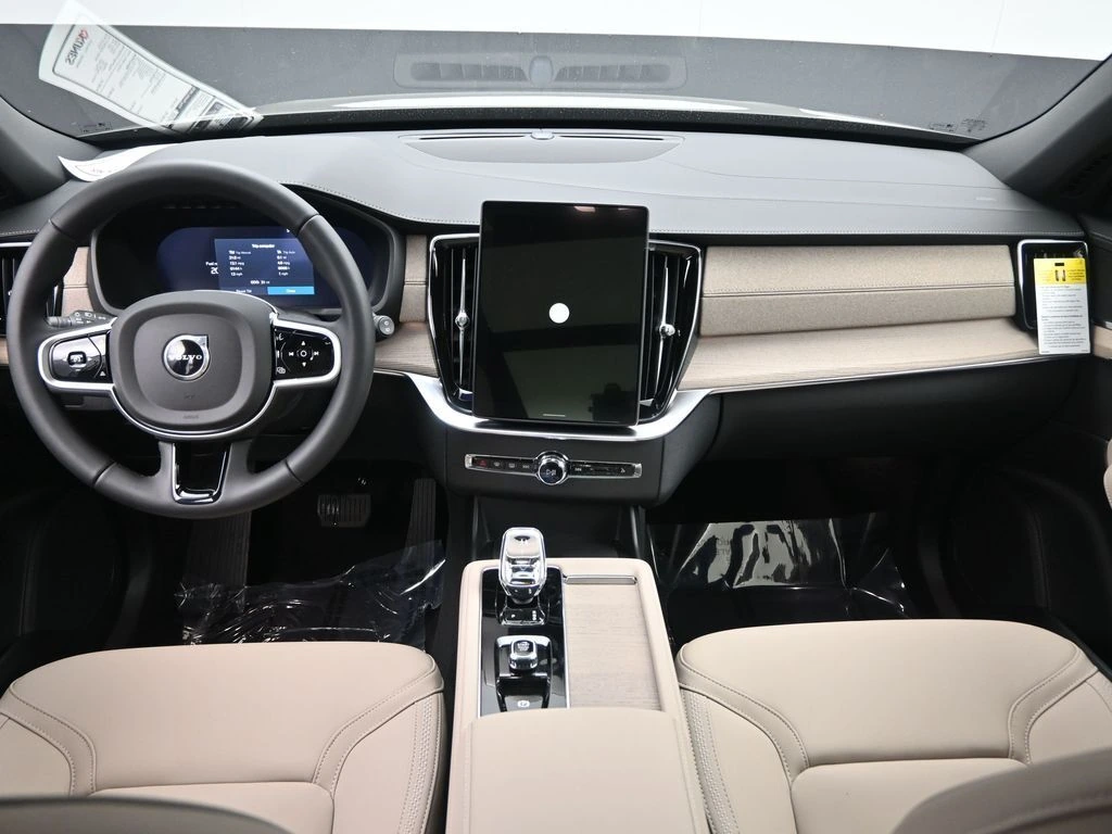 2026 Volvo - image 19