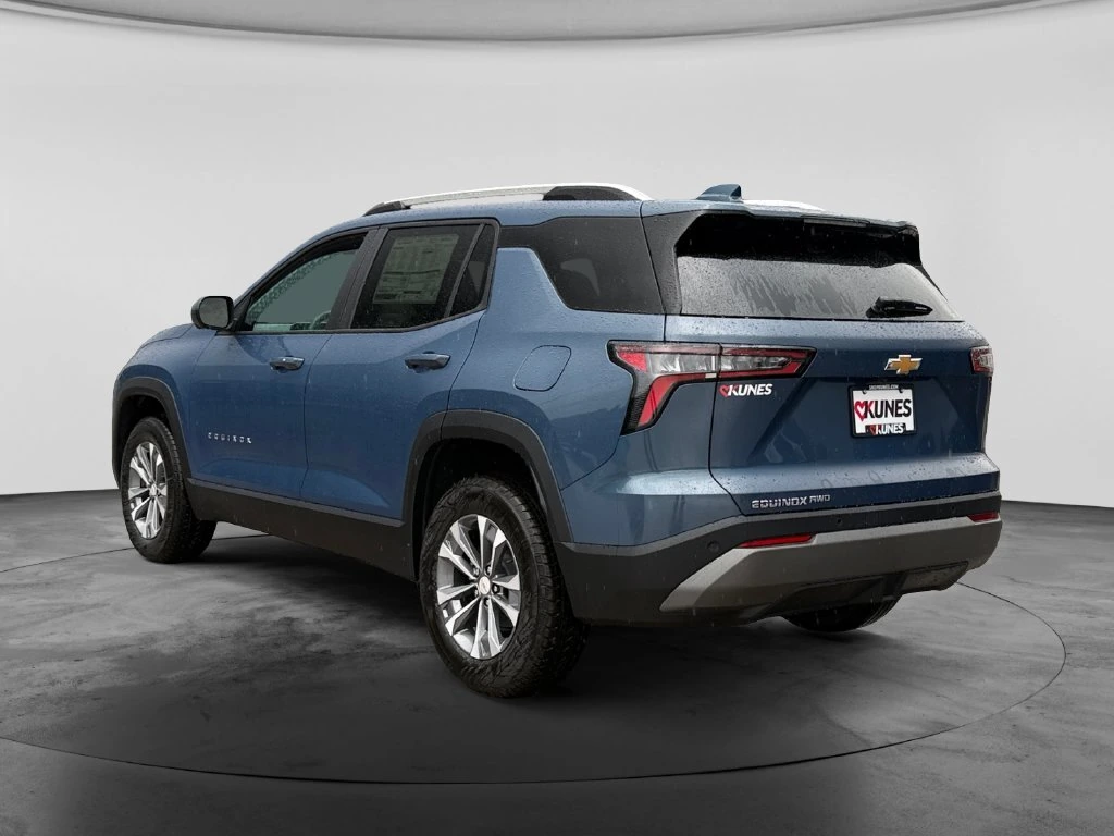 2027 Chevrolet Equinox LT - Photo 6