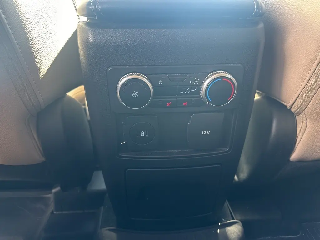 2024 Ford Explorer Limited photo 17