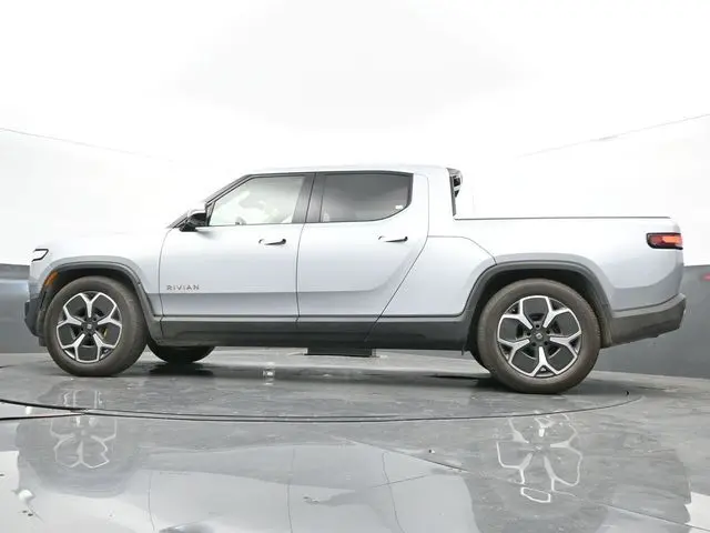 2022 Rivian R1T Adventure photo 33