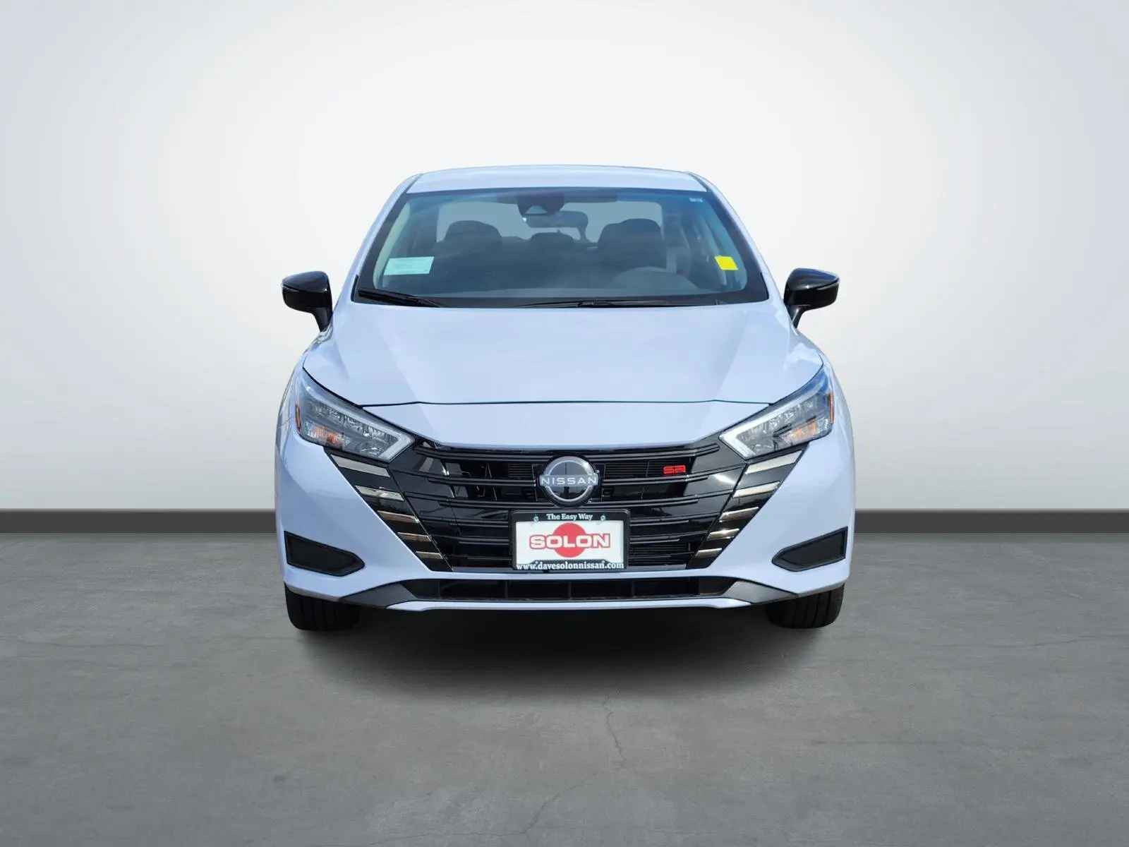 2025 Nissan Versa SR photo 6