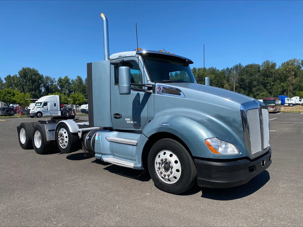 2017 Kenworth T680 — photo 7