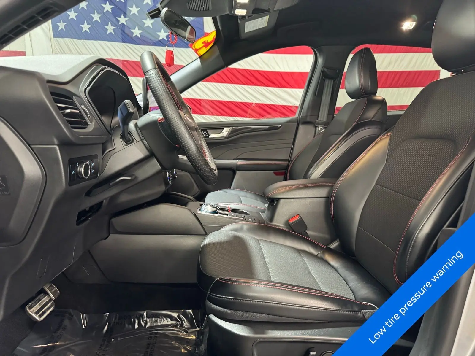 2023 Ford Escape ST-Line photo 12