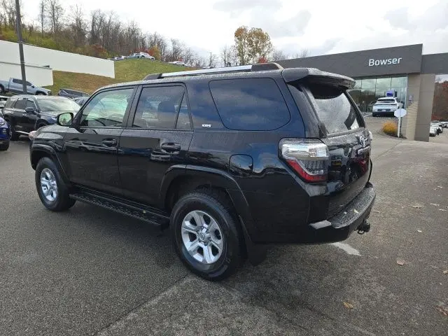 2021 Toyota 4Runner SR5 Premium photo 2