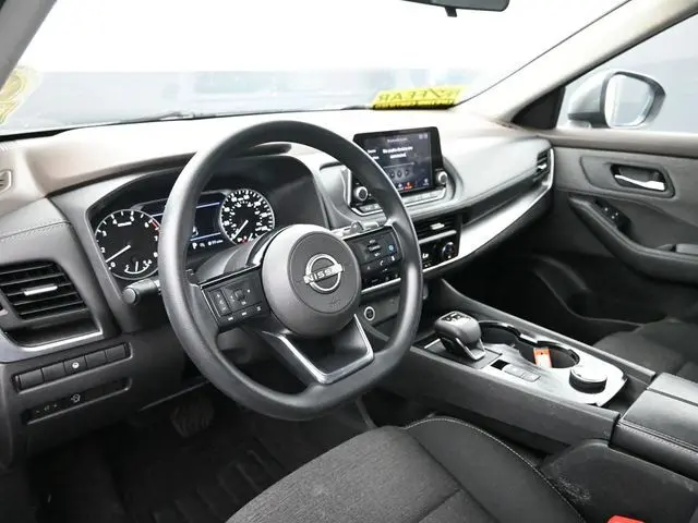 2023 Nissan Rogue SV photo 12