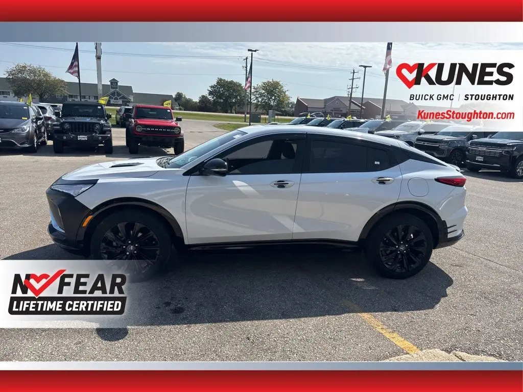 2024 Buick Envista ST photo 5