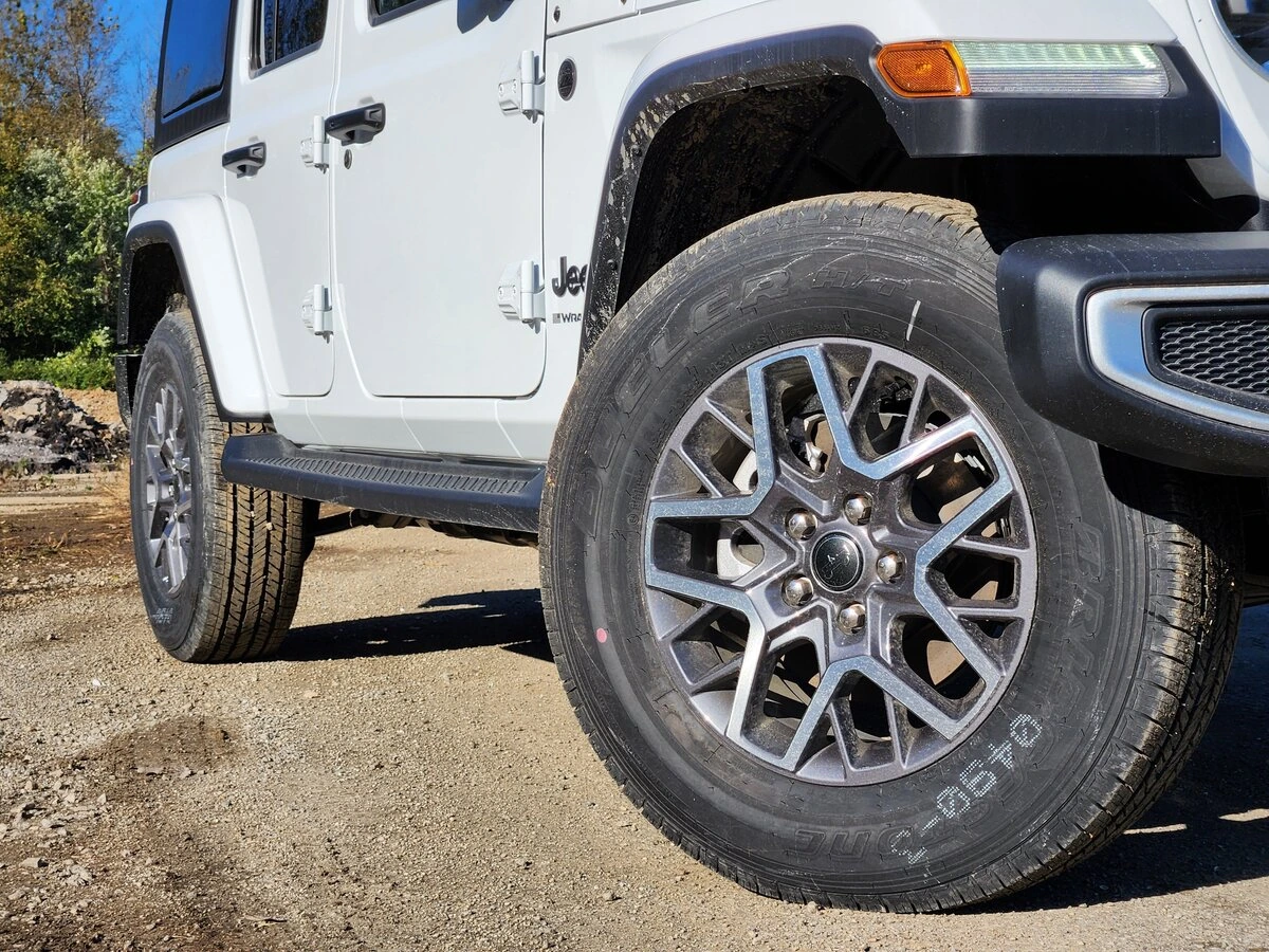 2025 Jeep Wrangler 4-Door Sahara - Photo 22