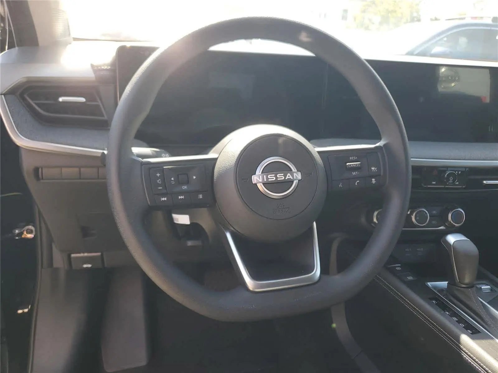 2025 Nissan Kicks SV photo 11