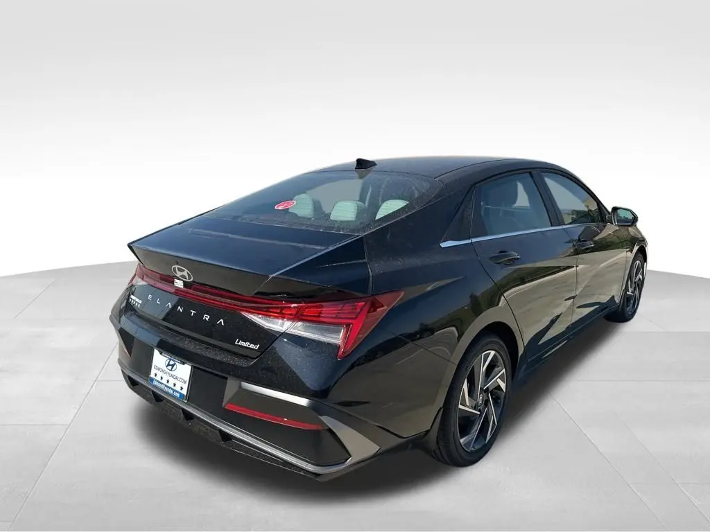 2025 Hyundai Elantra Limited photo 6