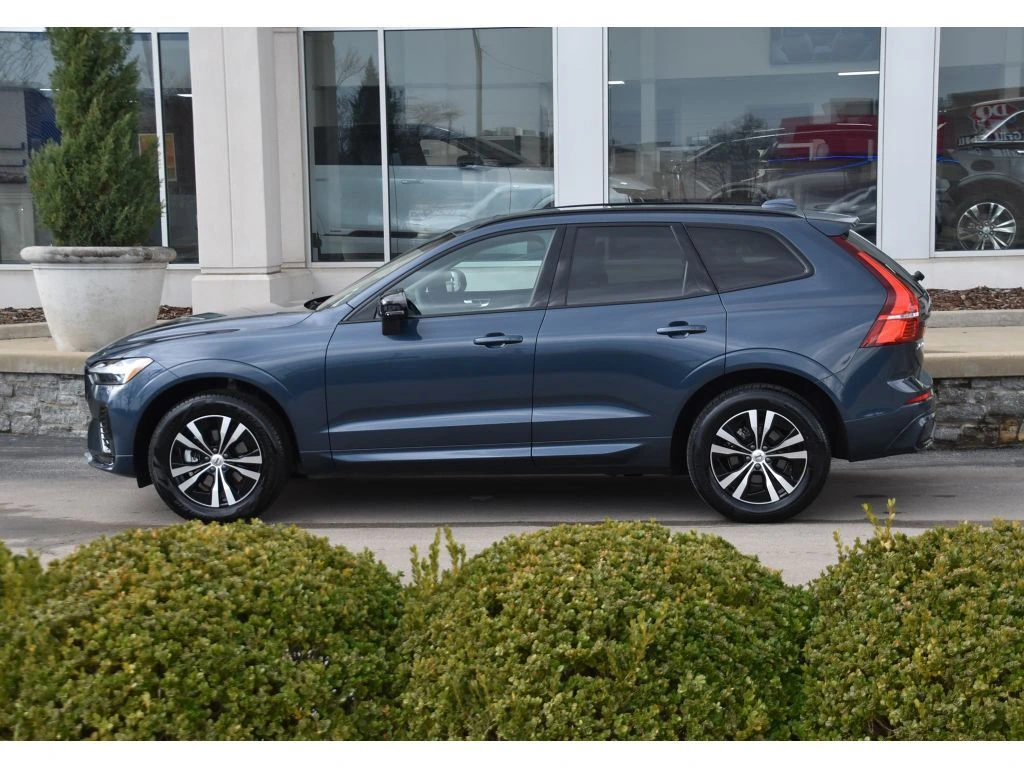 2025 Volvo - image 7