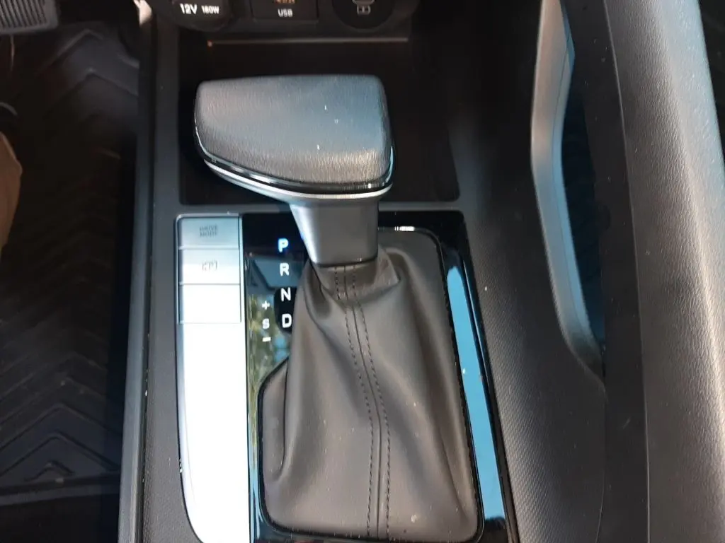 2025 Hyundai Elantra SE photo 15