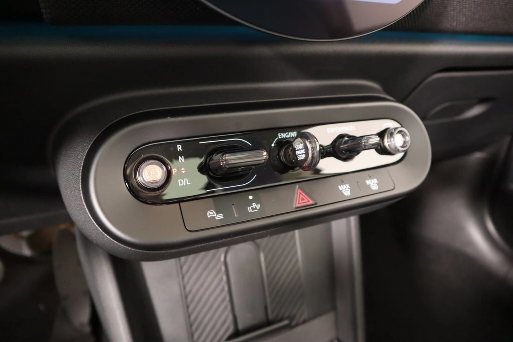 2025 MINI Hardtop 2 Door Base - Photo 8