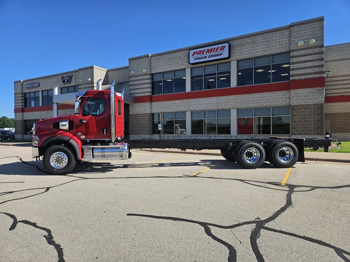 2027 Western Star 49X — photo 8