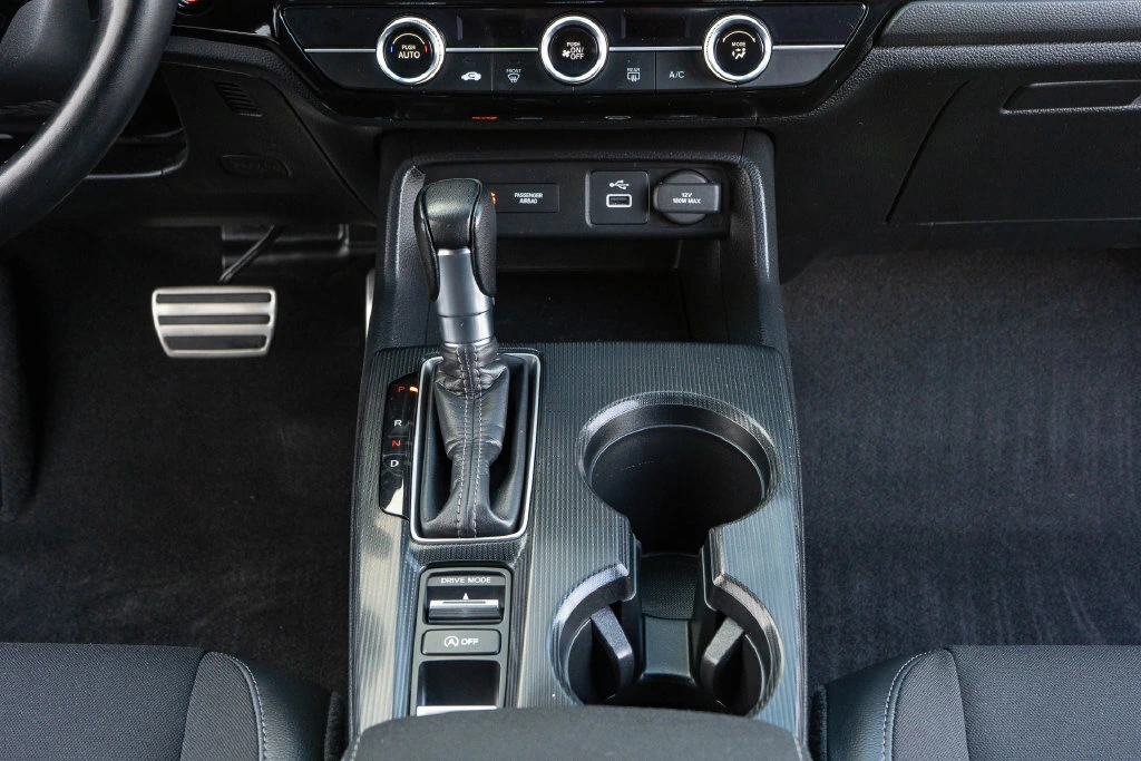 2024 Honda Civic Hatchback Sport - Photo 23