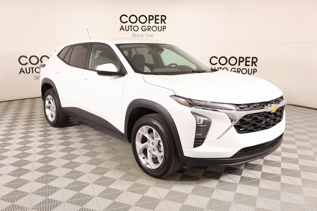 2025 Chevrolet Trax LS