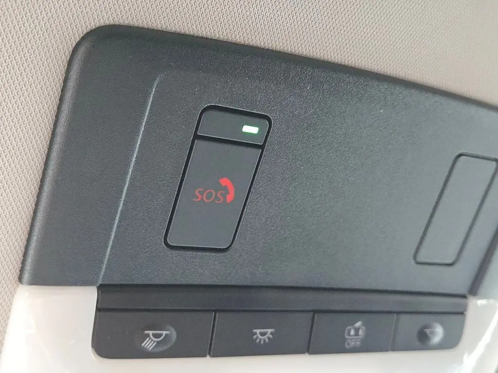 2025 Nissan Pathfinder SL photo 14
